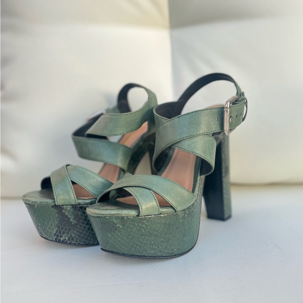 Pour La Victoire Green Platform Sandals